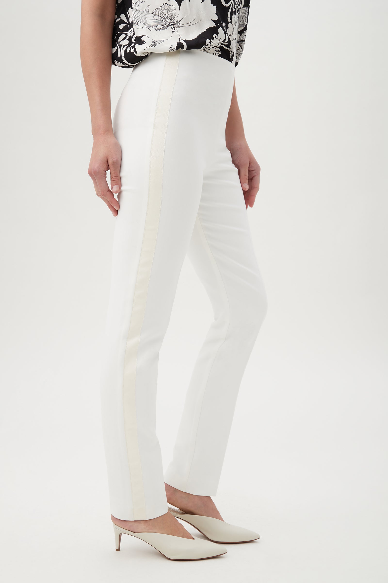 WINTER WHITE