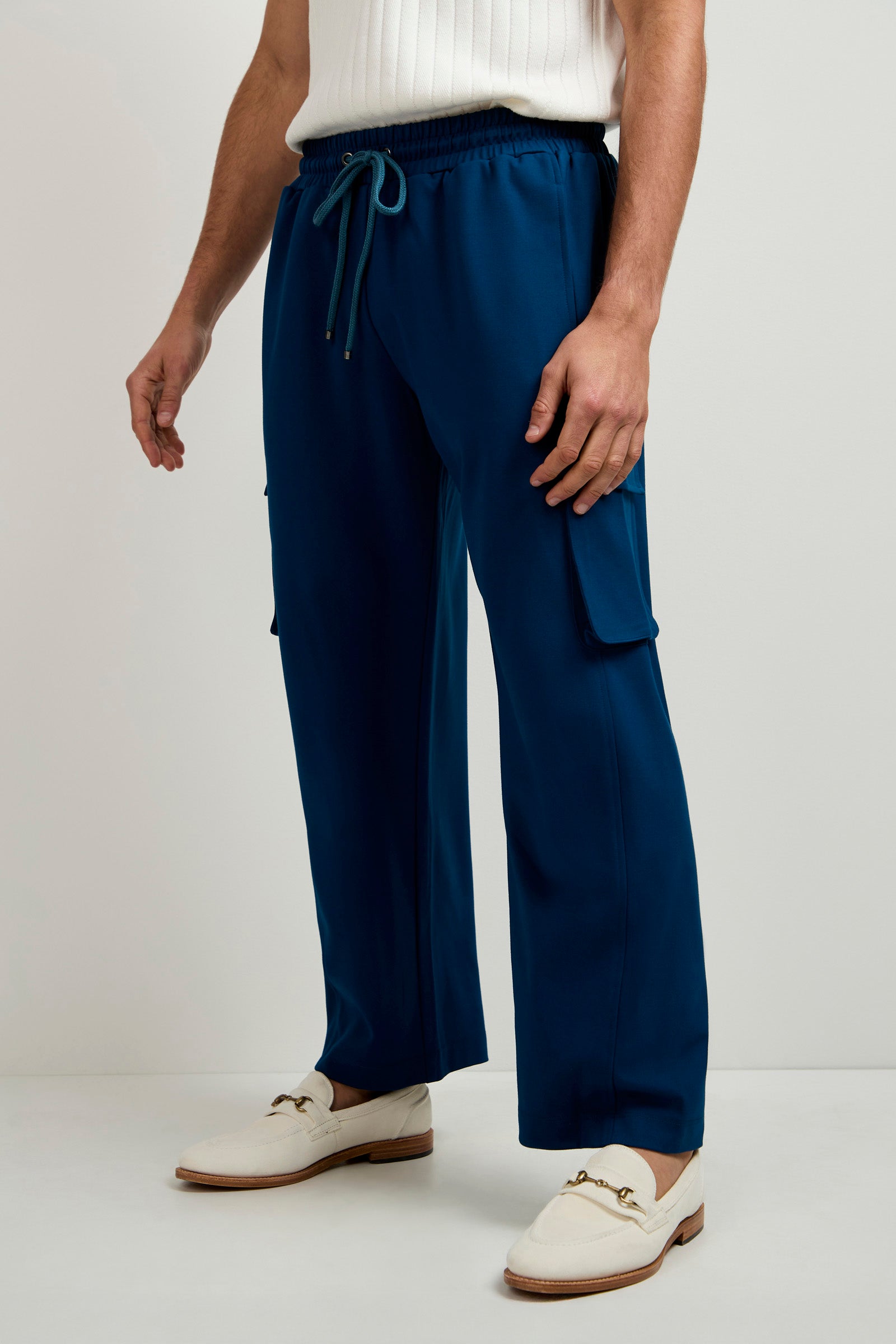 A man wearing Lounge Cargo Pant.