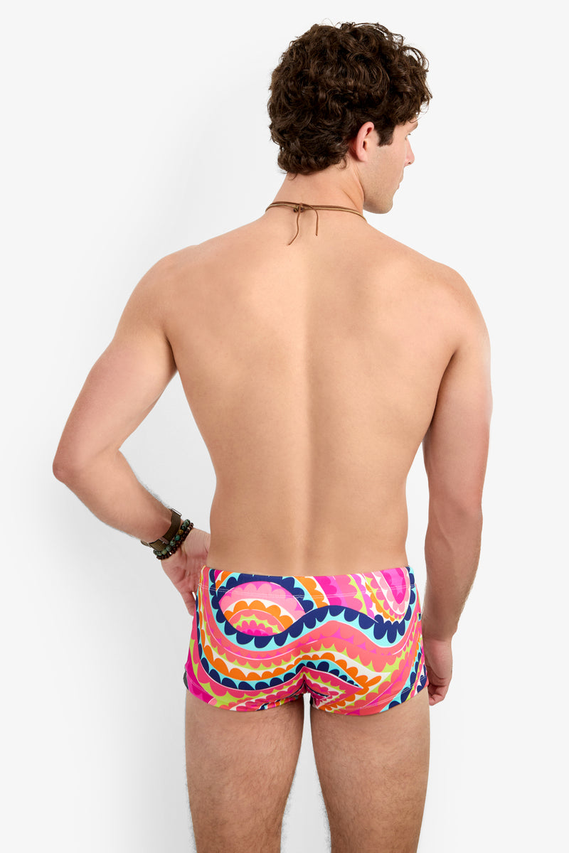 Of course! Please provide the keywords you'd like me to use for the SORRENTO SWIM TRUNK.