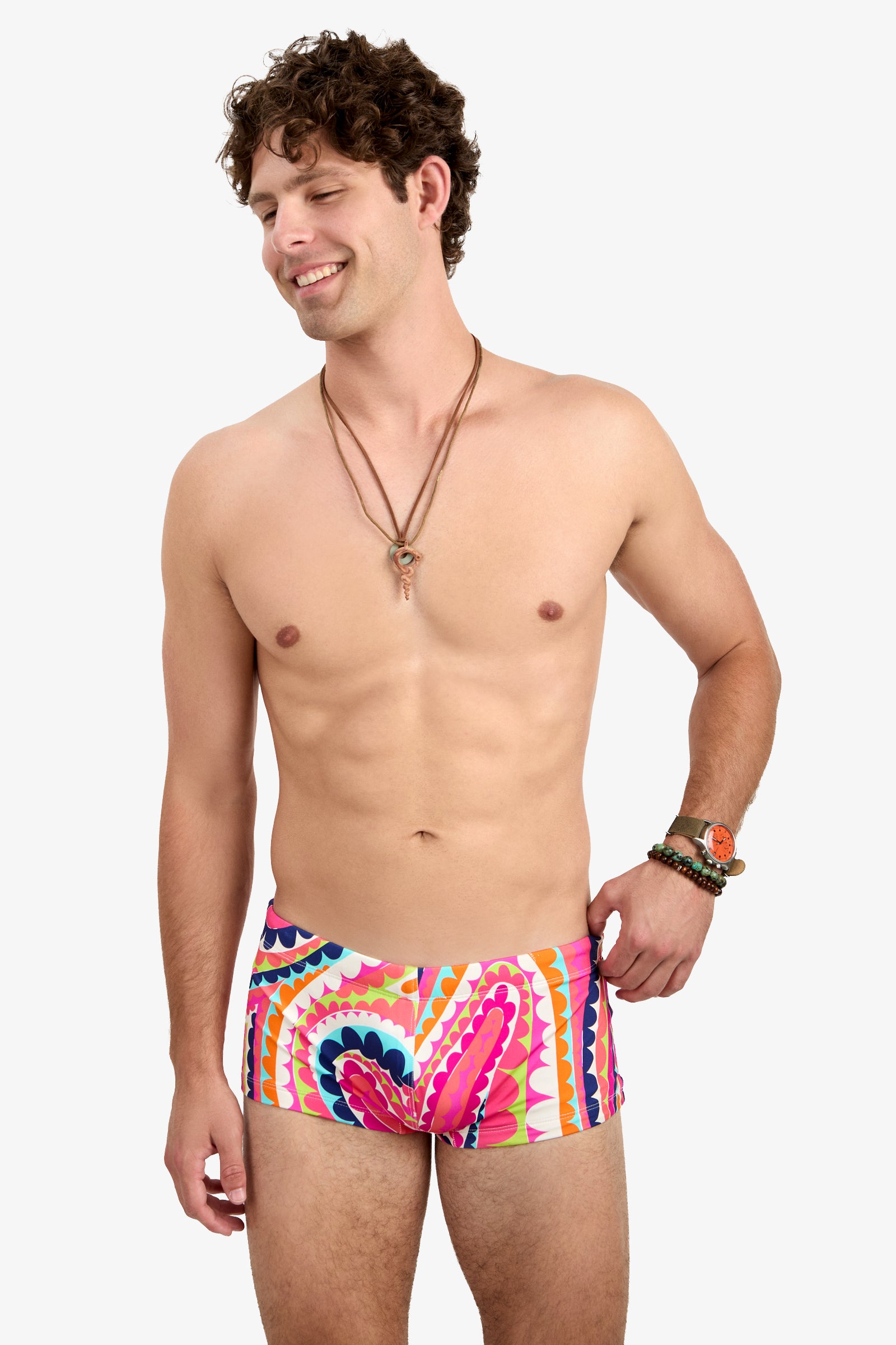 Of course! Please provide the keywords you would like me to use for the SORRENTO SWIM TRUNK.