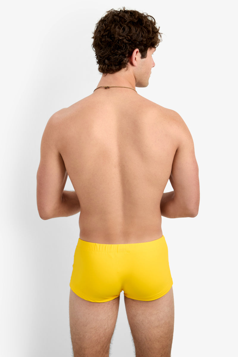 Of course! Please provide the keywords you want me to include in the MONTEGO BAY SWIM TRUNK description.