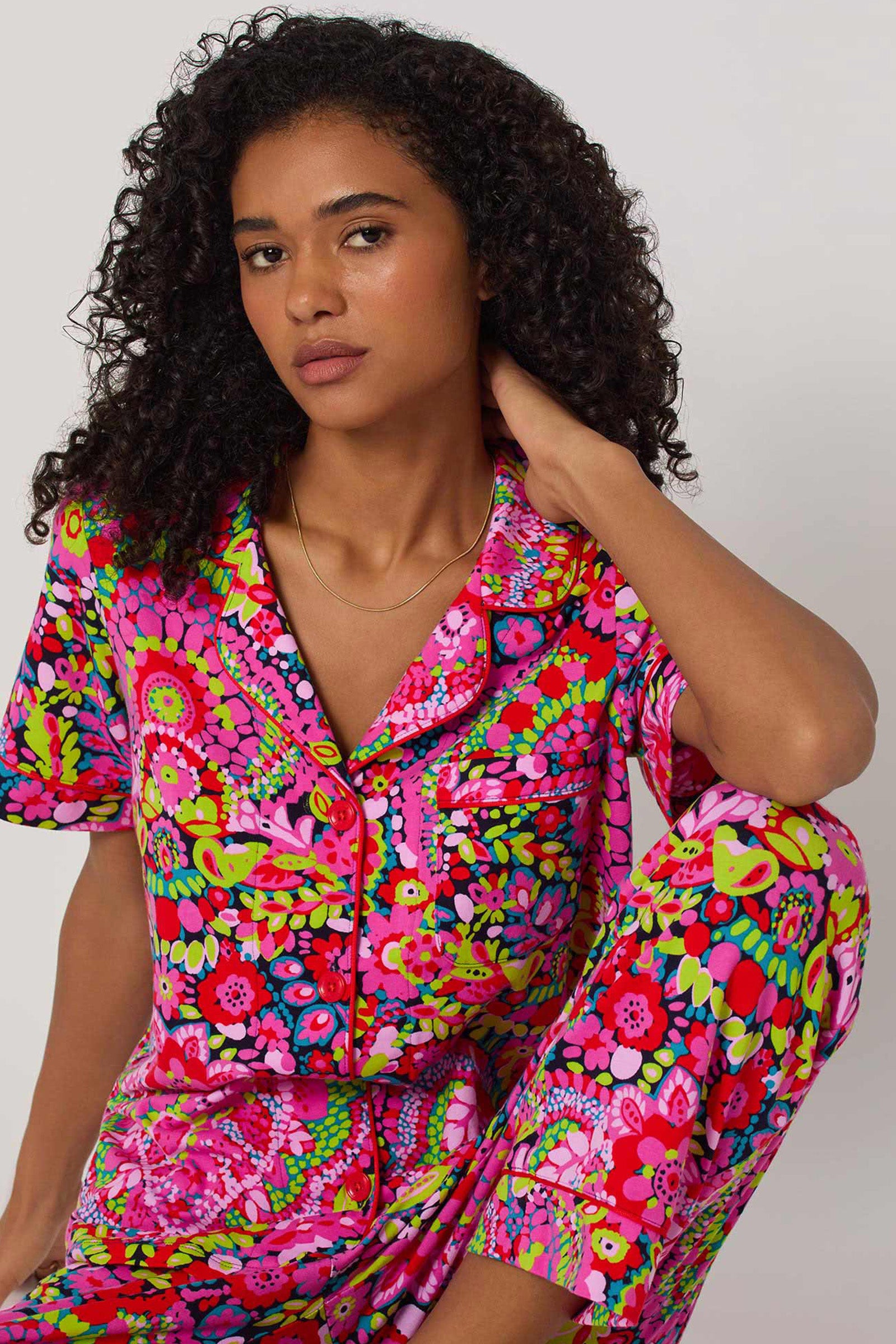 Of course! Please provide the keywords you’d like me to use for the LAS FLORES S/S CROPPED PJ SET.