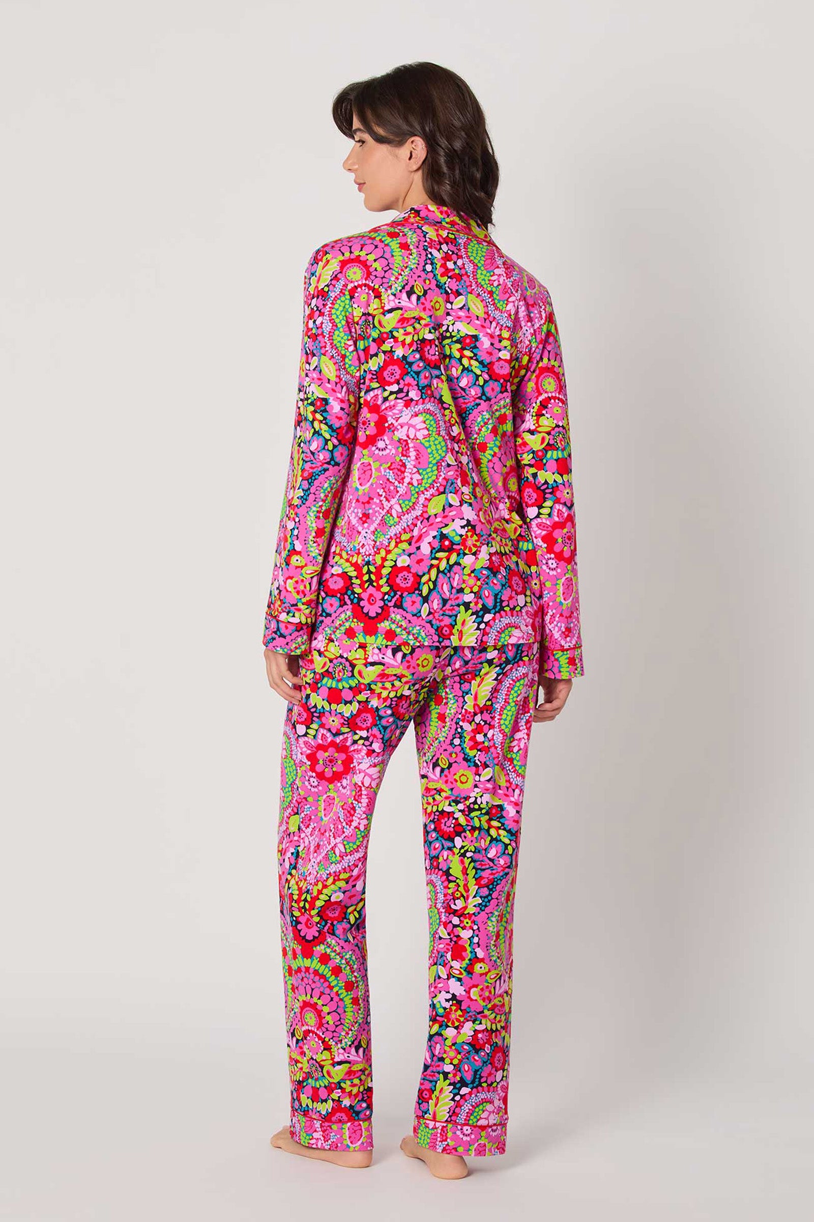 Of course! Please provide the specific keywords you'd like me to incorporate into the LAS FLORES L/S CLASSIC PJ SET description.