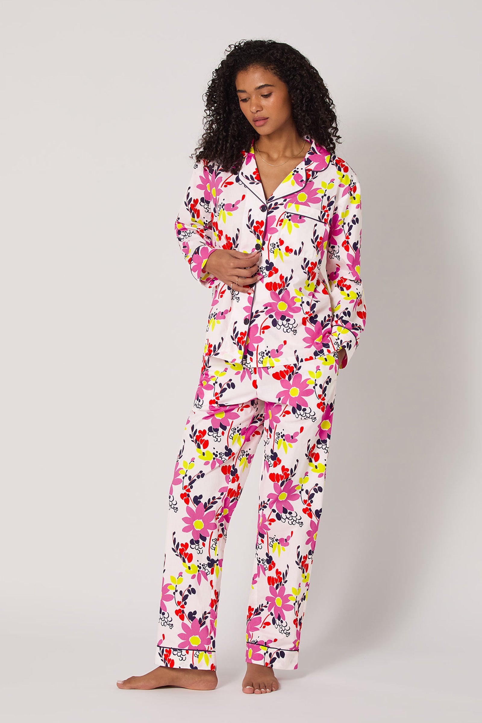 Of course! Please provide the keywords you’d like me to blend into the WHIMSICAL FLORAL LS CLASSIC PJ description.