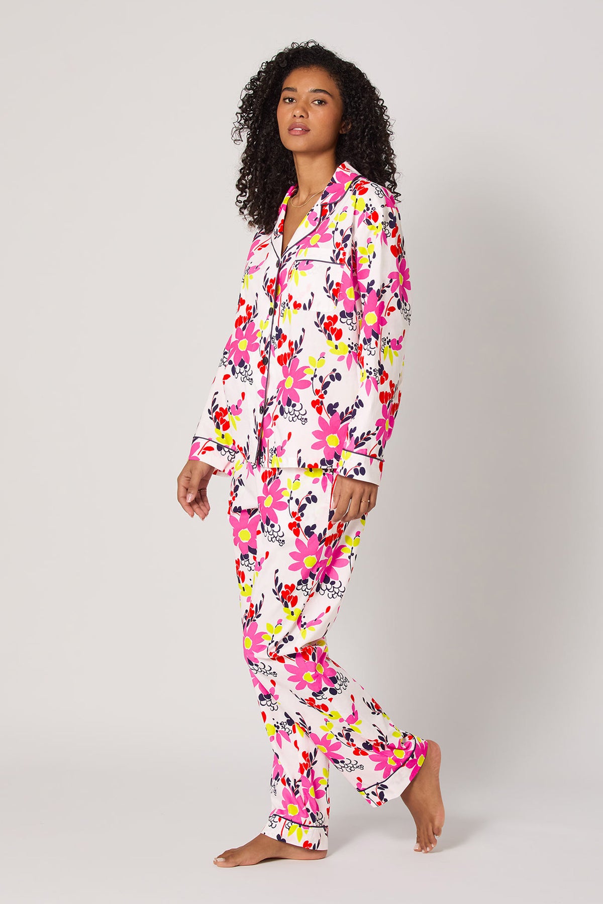 Of course! Please let me know the keywords you'd like me to include in the WHIMSICAL FLORAL LS CLASSIC PJ description.