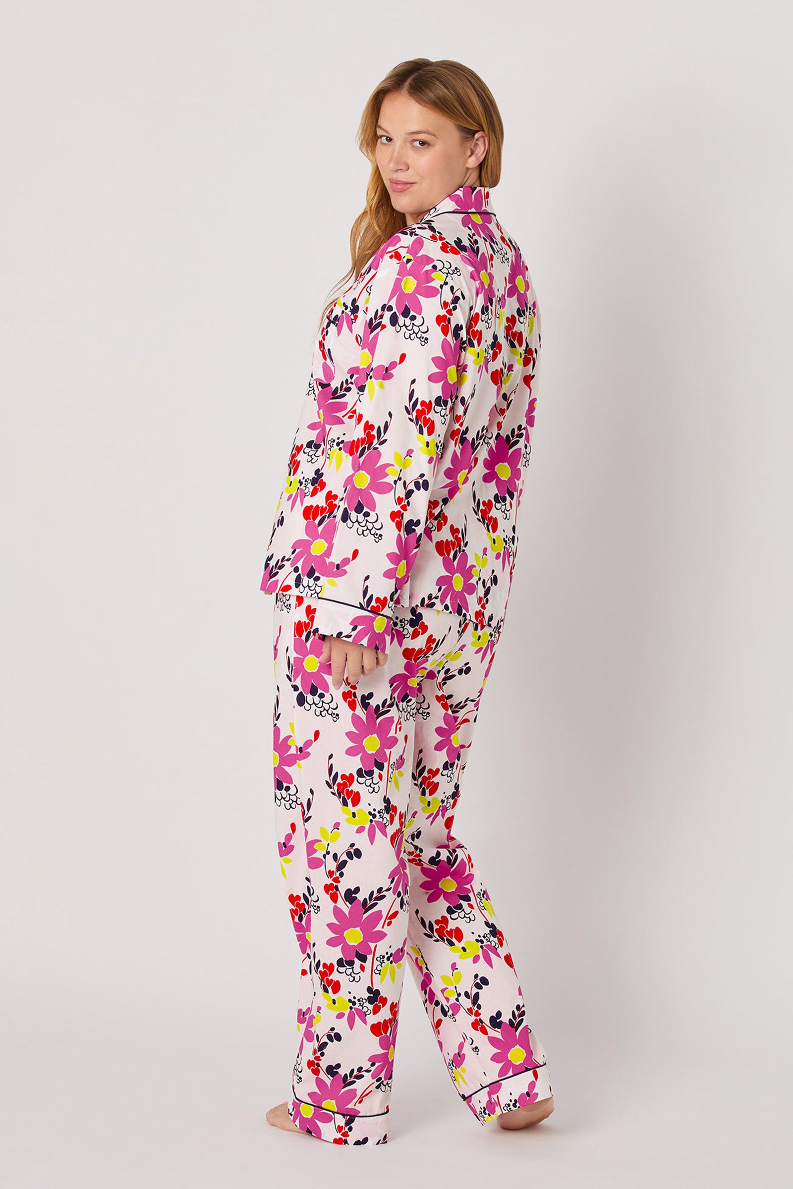 Of course! Please provide the keywords you would like me to use for the WHIMSICAL FLORAL LS CLASSIC PJ.