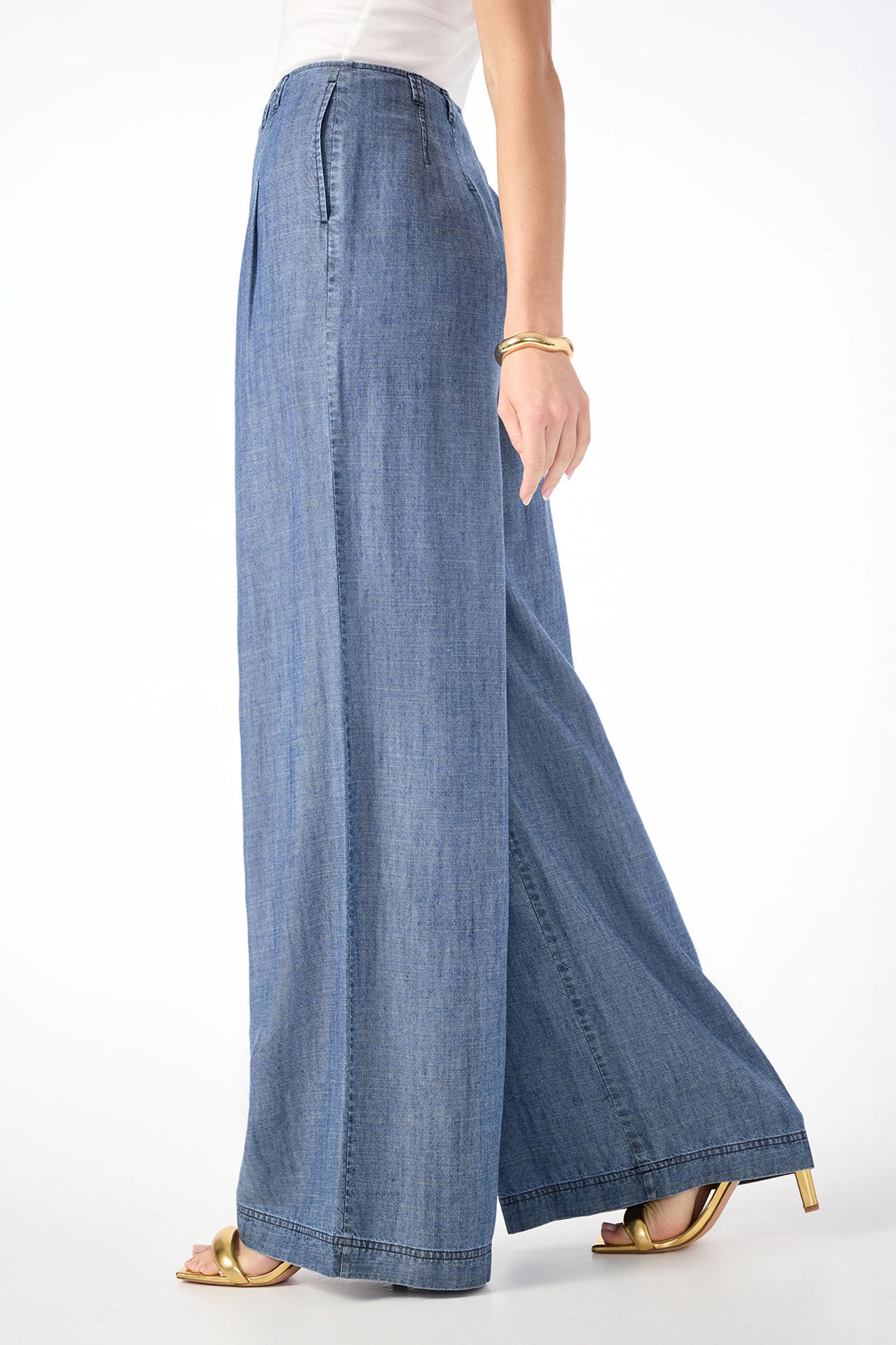 Dans Wide-Leg Chambray Pants