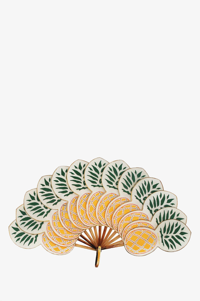 The Pu Bu Me Su Pineapple Fan features cookies shaped like a handheld fan, with green leaf-patterned cookies on top and yellow lattice-patterned cookies below, all beautifully arranged against a white background.