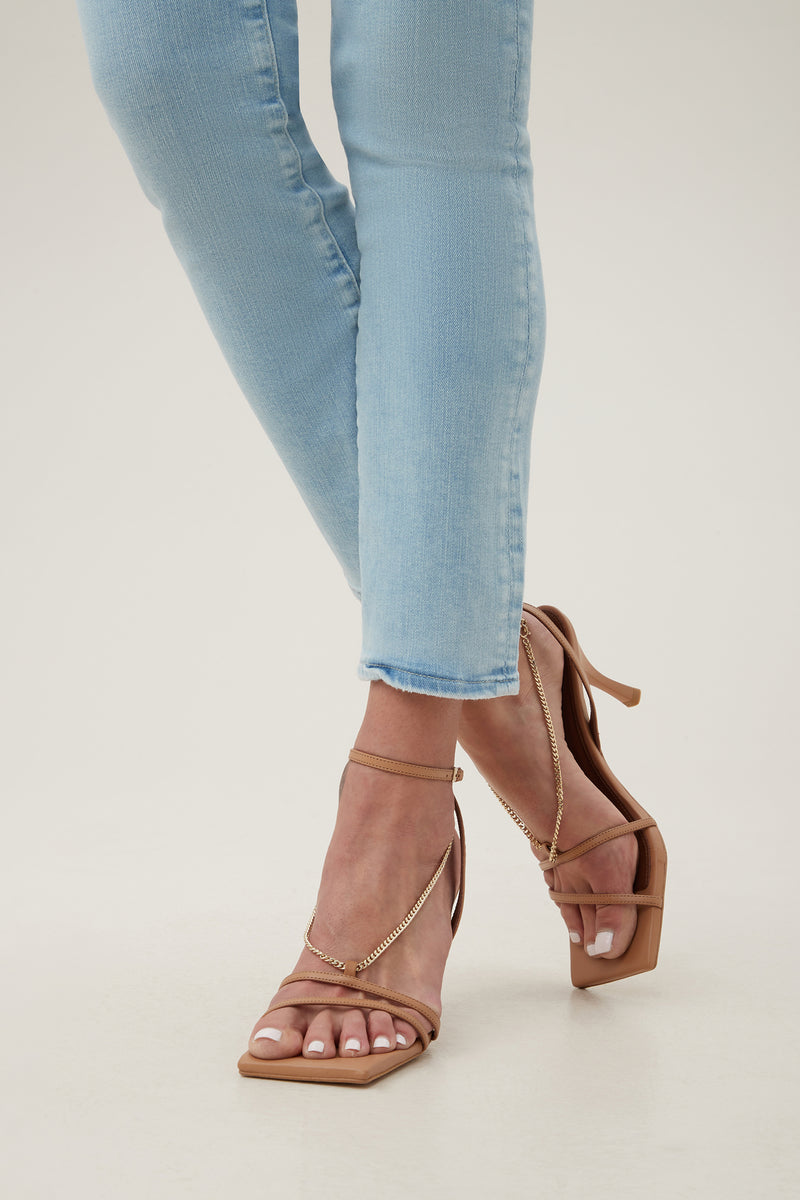 ALOHAS STRAPS CHAIN HEEL in CAMEL NEUTRAL