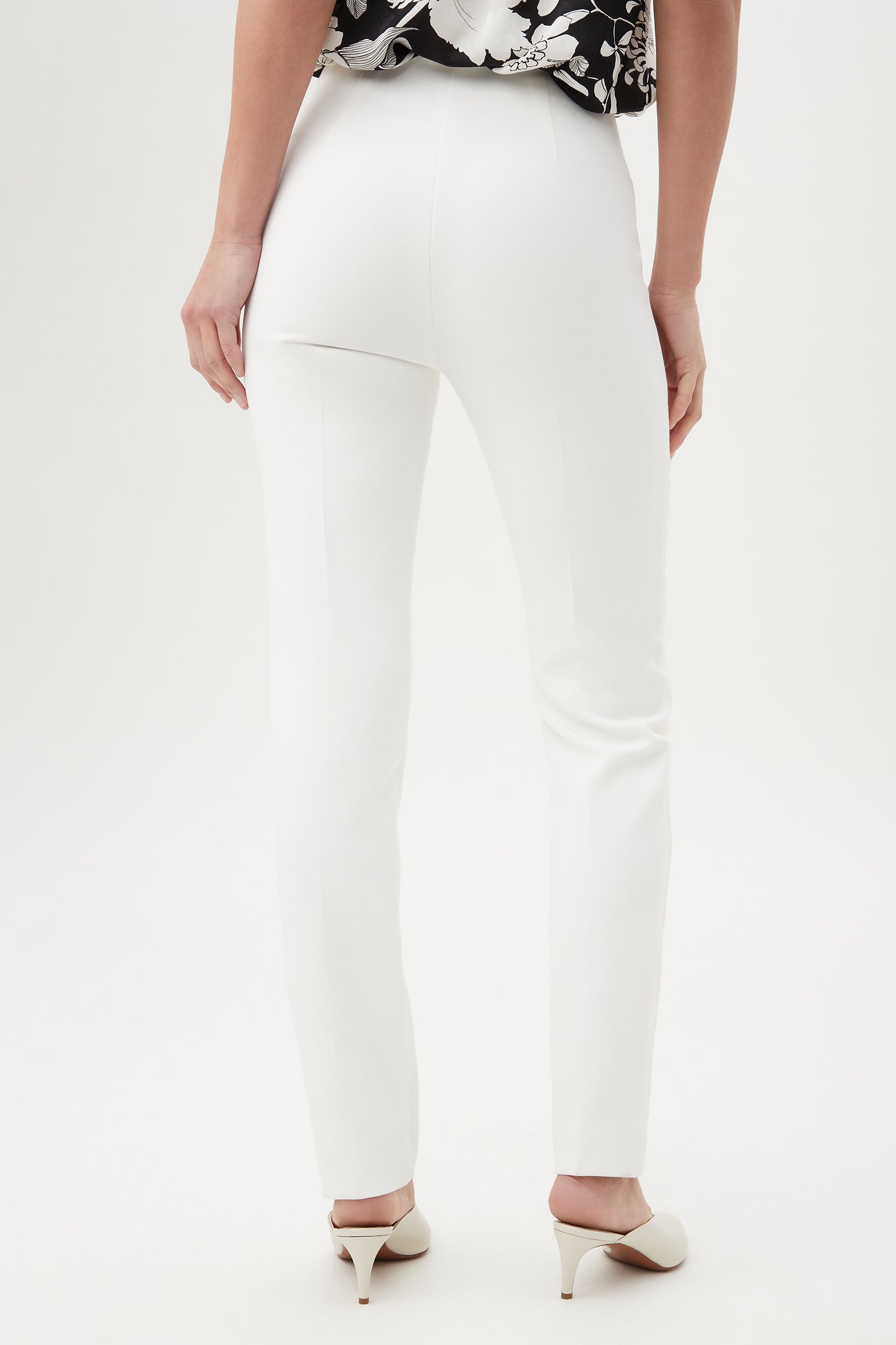 WINTER WHITE
