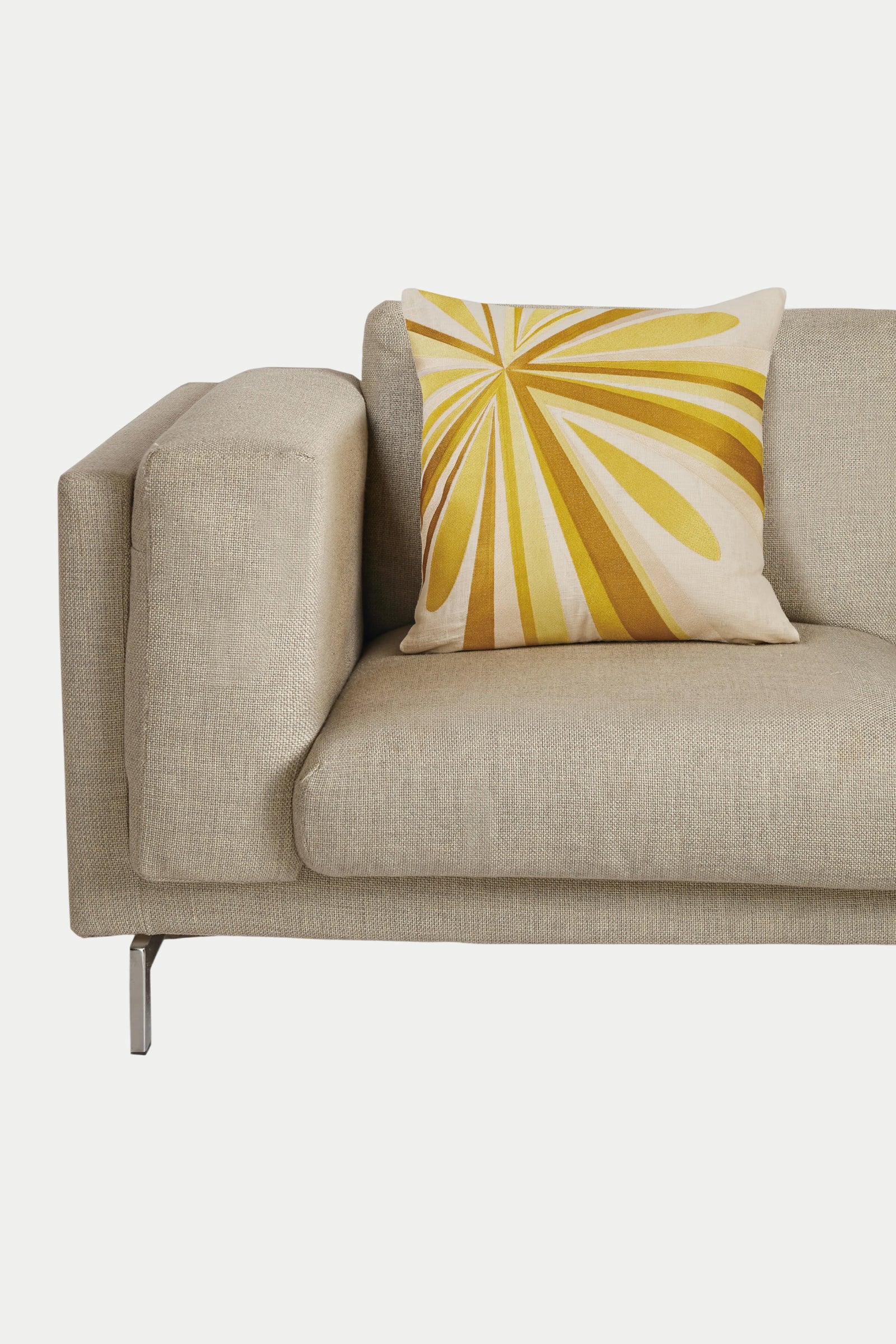 Of course! Please provide the keywords you'd like me to use for the SHANTE EMBROIDERED PILLOW.