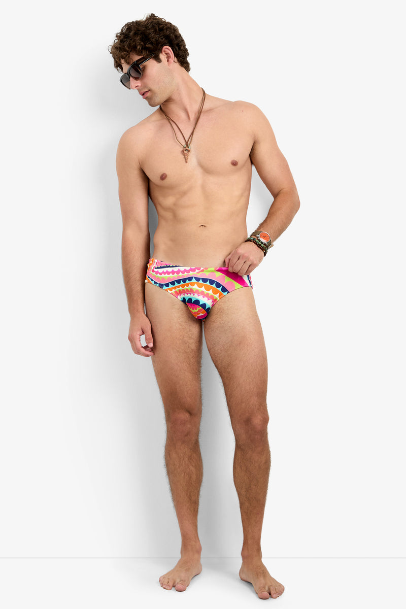 Of course! Please provide the keywords you'd like me to use for the BONDI SWIM BRIEF.