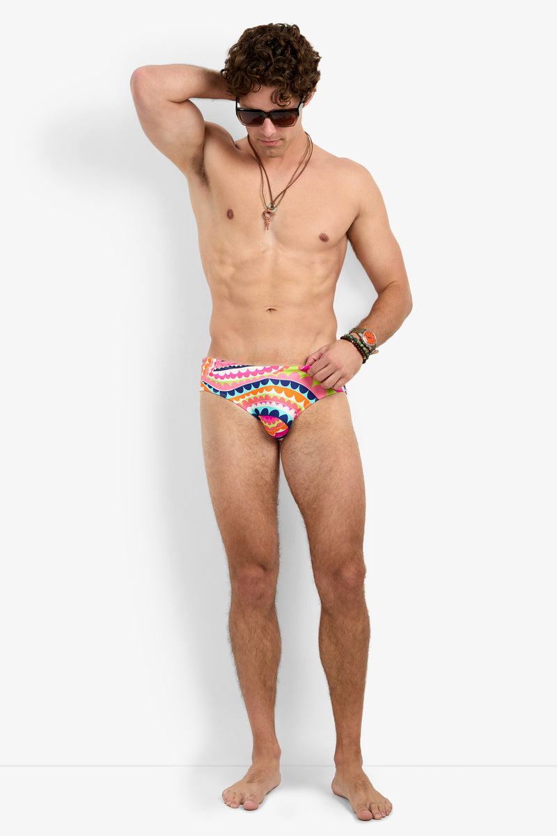 Of course! Please provide the keywords you'd like me to blend into the BONDI SWIM BRIEF description.
