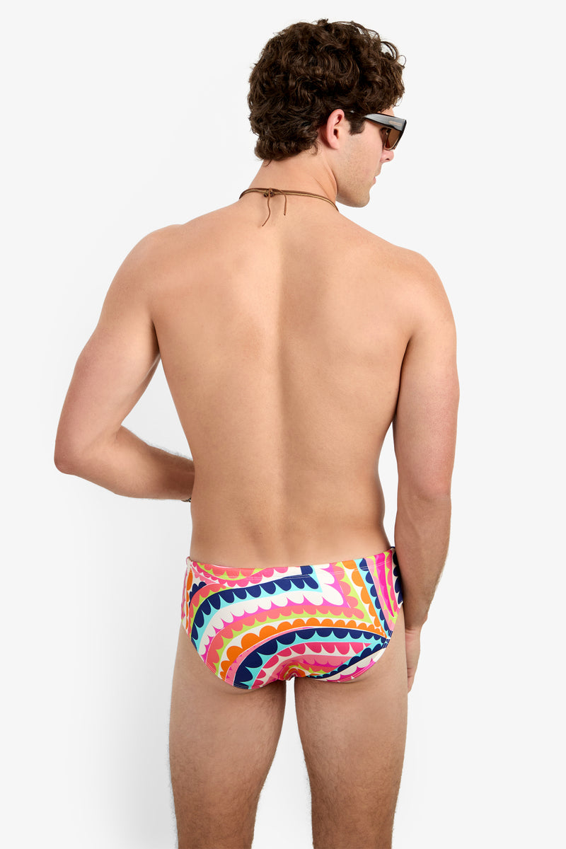 Of course! Please provide the keywords you’d like me to blend into the BONDI SWIM BRIEF description.