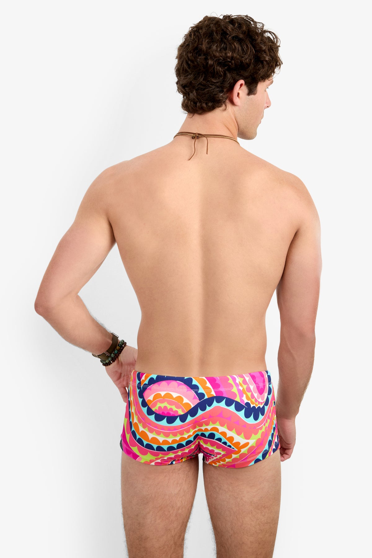Of course! Please provide the keywords you'd like me to use for the SORRENTO SWIM TRUNK.