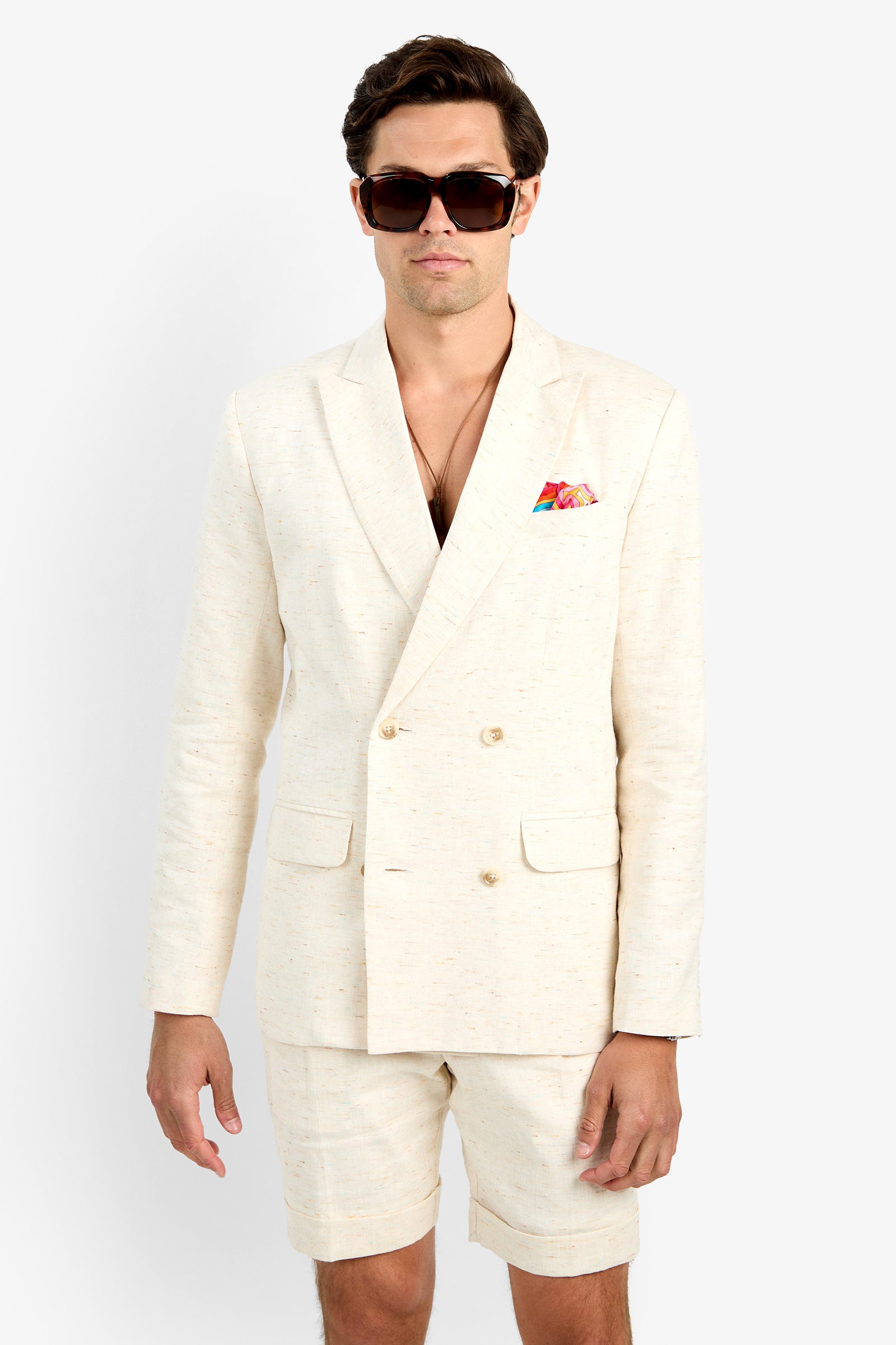 Of course! Please provide the keywords you’d like me to blend into the DWIGHT BLAZER description.