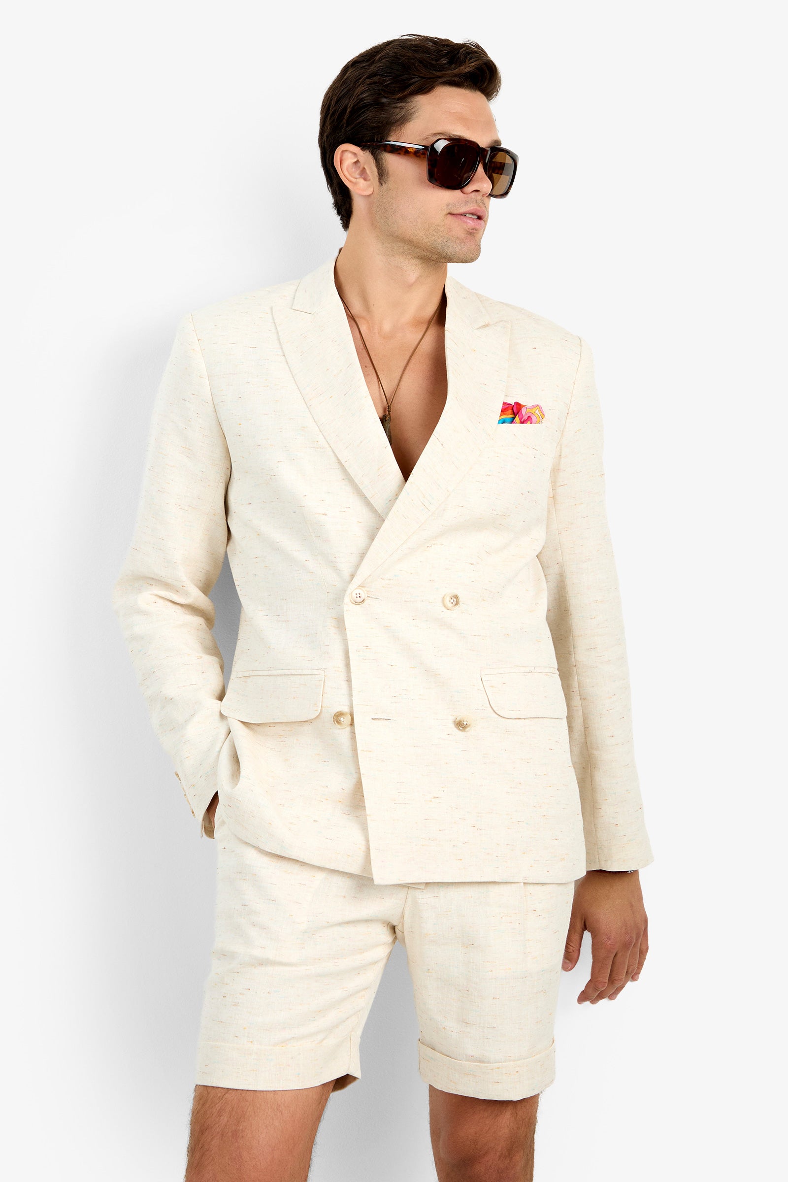 Of course! Please provide the keywords you'd like me to use for the DWIGHT BLAZER.