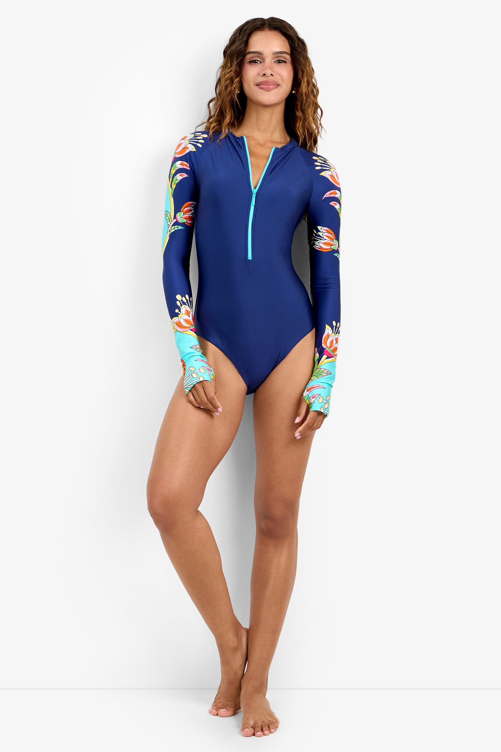 Of course! Please provide the keywords you'd like me to use for the PADDLESUIT in Flamingos color.