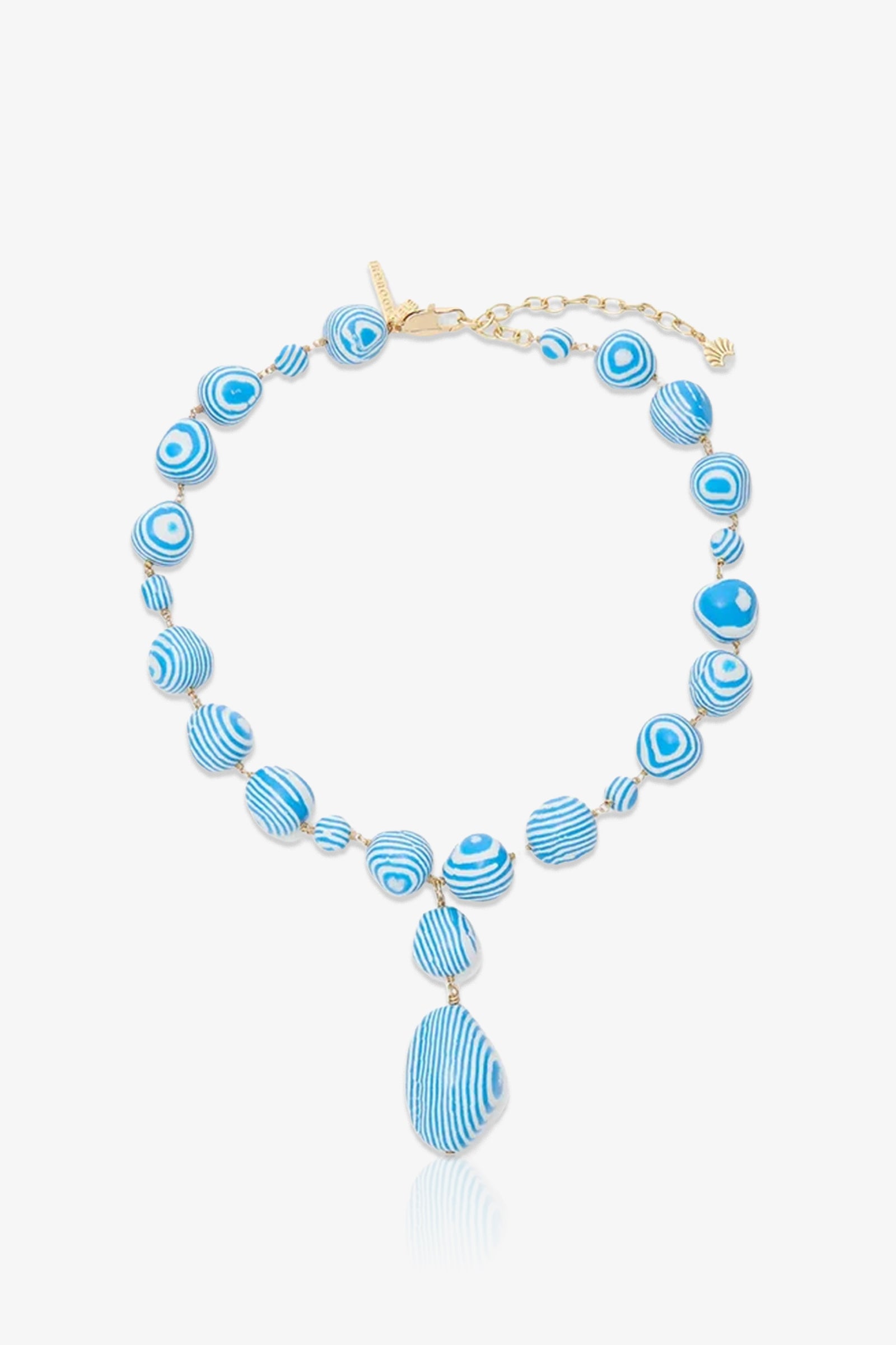 Of course! Please provide the keywords you’d like me to blend into the description for the Ocean Spray Baroque Lariat Necklace.