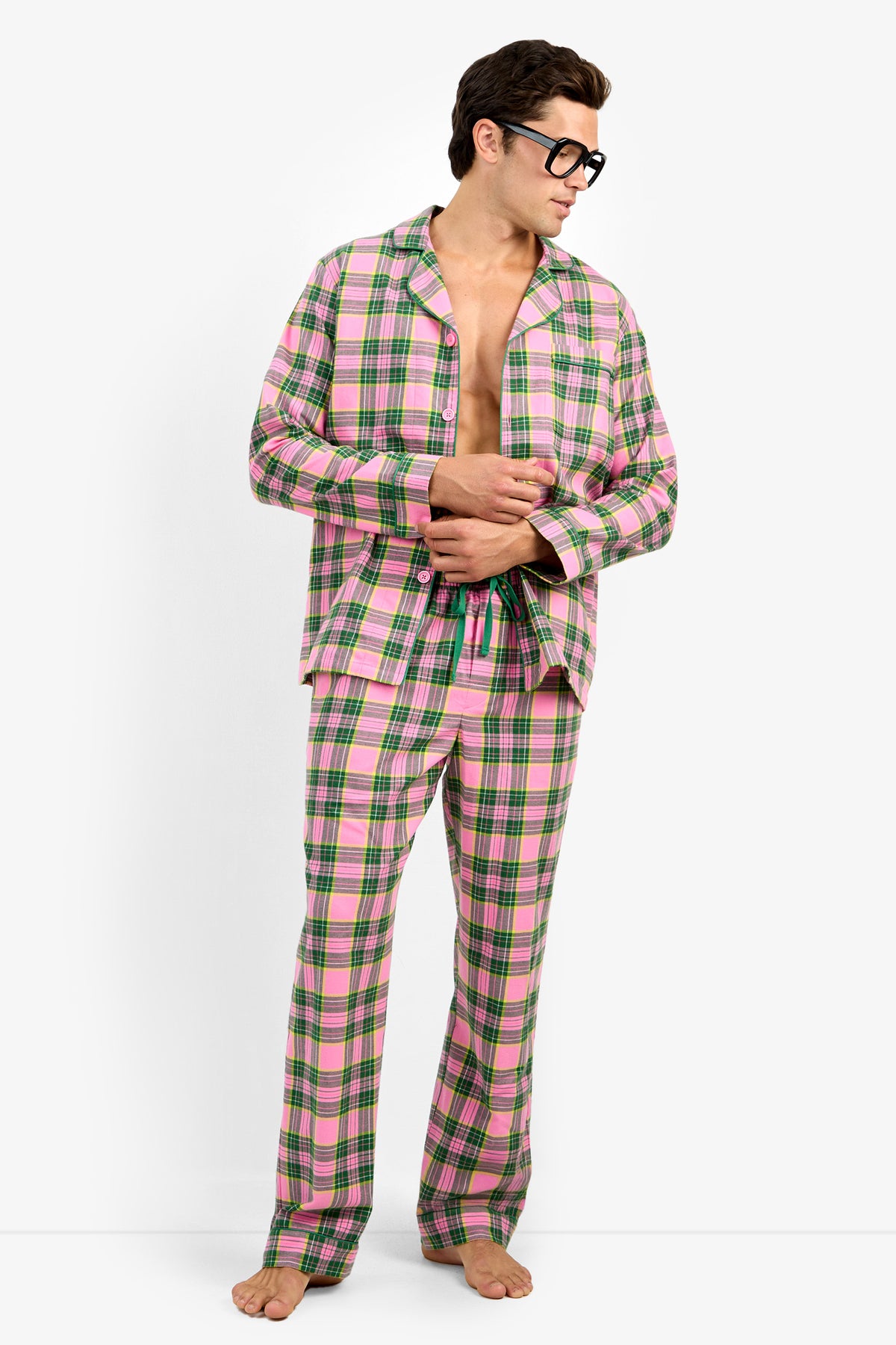 Of course! Please provide the keywords you would like me to use for the PS TARTAN MENS L/S CLASSIC PJ.
