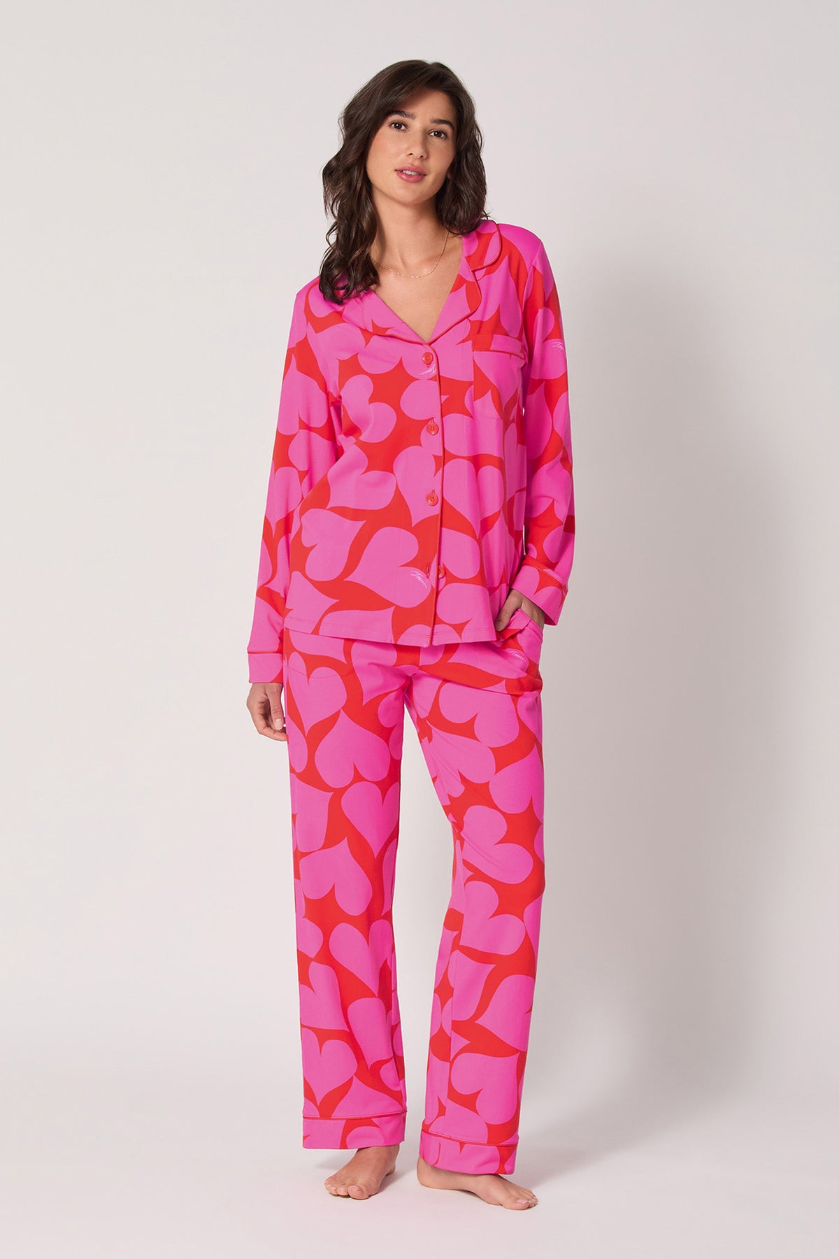 Of course! Please share the keywords you'd like me to include in the HEARTS L/S CLASSIC PJ SET description.