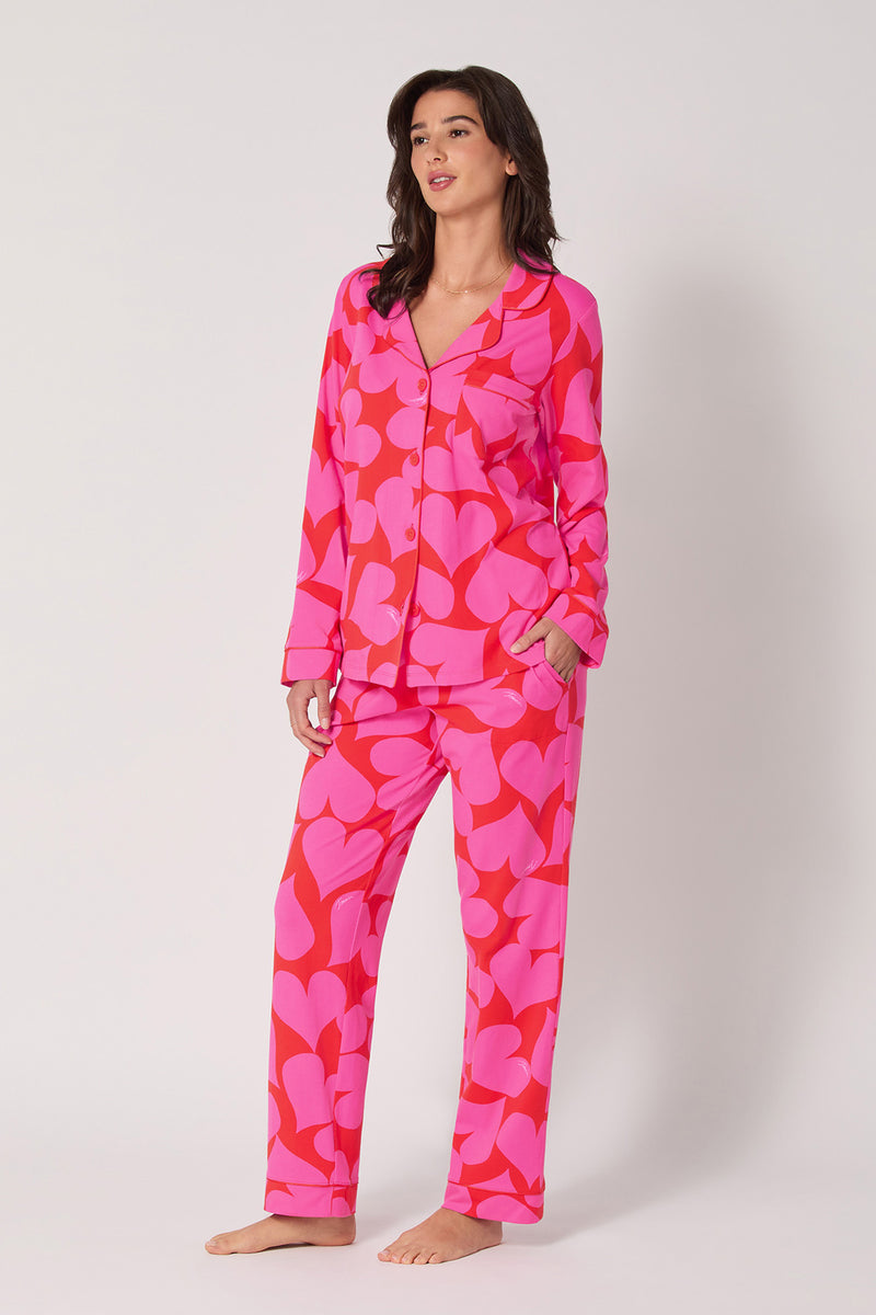 Sure! Please provide the keywords you'd like me to use for the HEARTS L/S CLASSIC PJ SET.