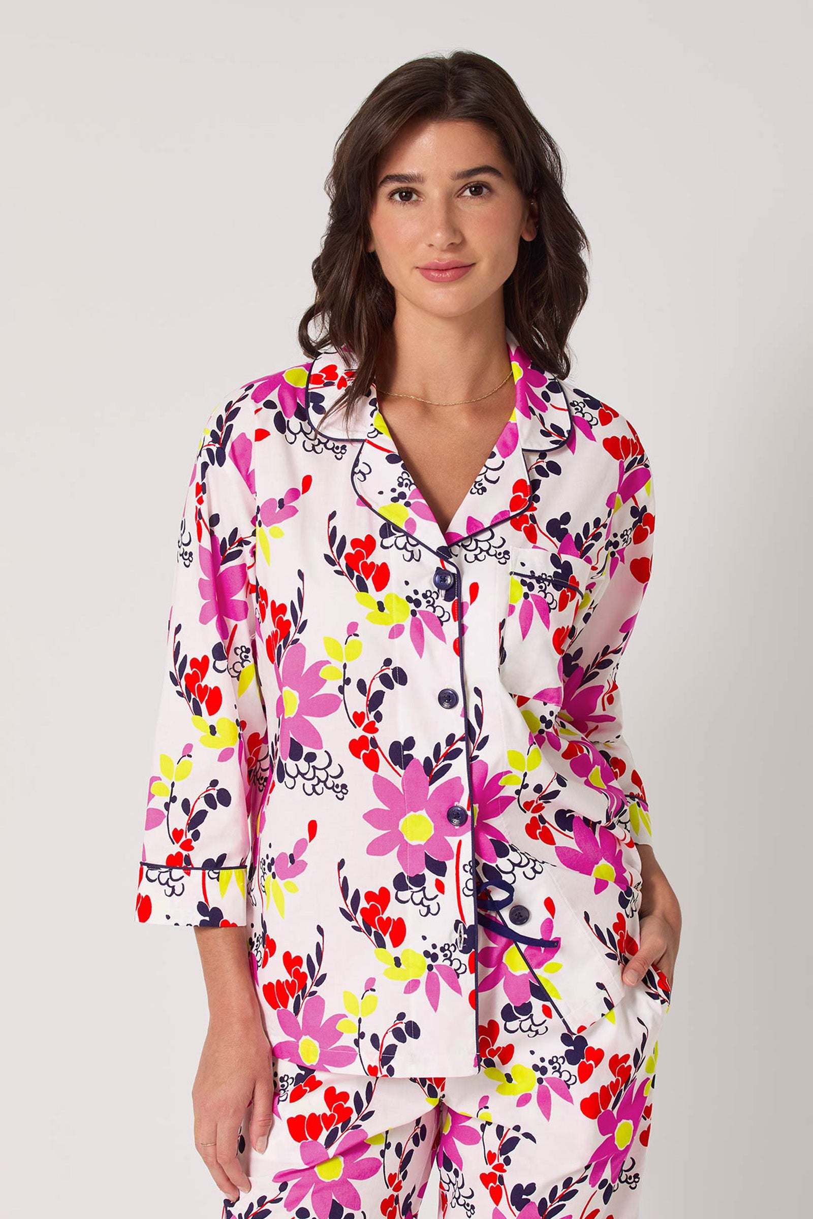 Of course! Please provide the keywords you’d like me to use for the WHIMSICAL FLORAL 3/4 CROPPED PJ.