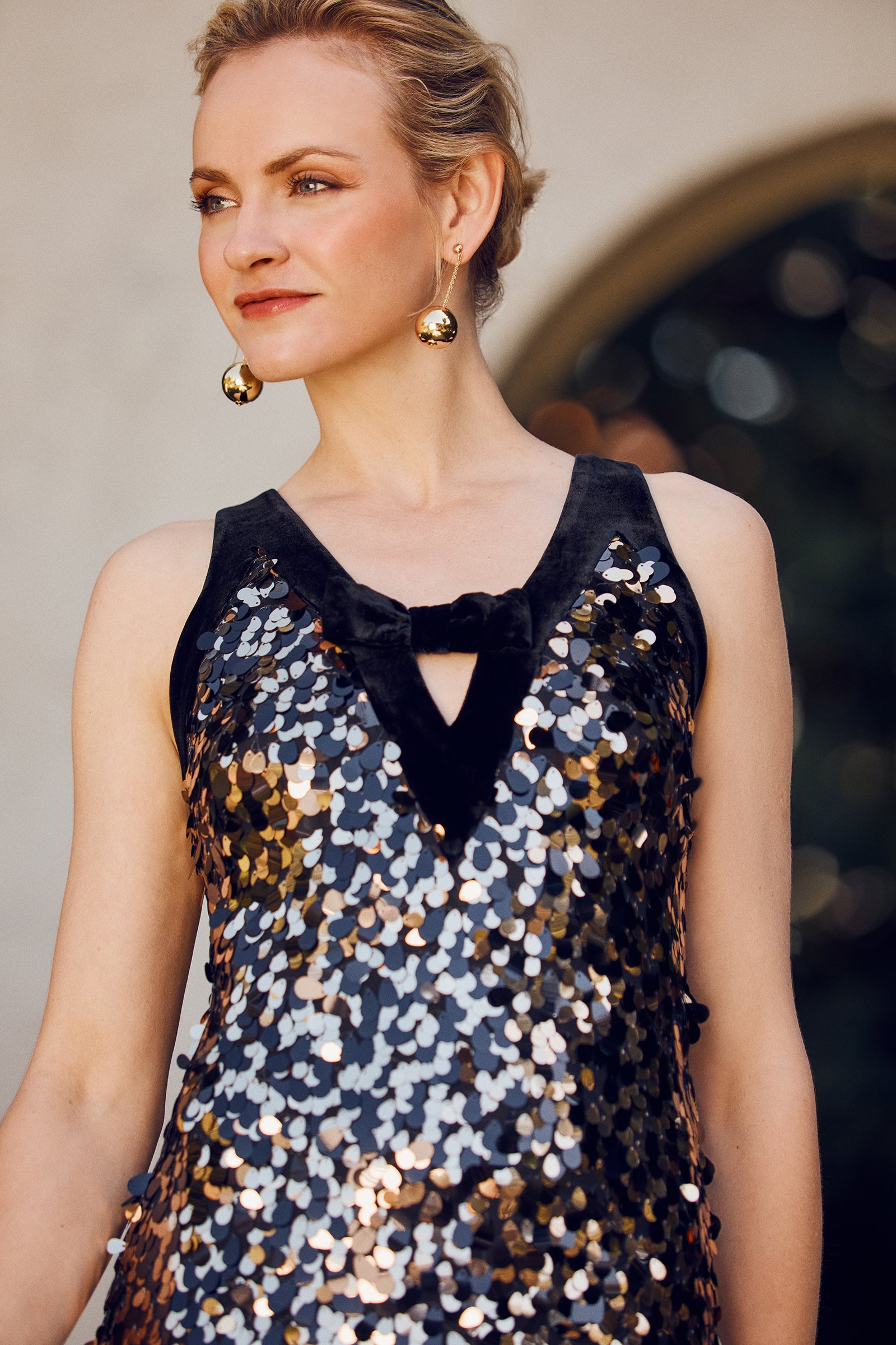 BLACK/GOLD