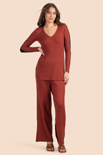 ZOEY V-NECK PULLOVER in CINNAMON/BLACK additional image 3