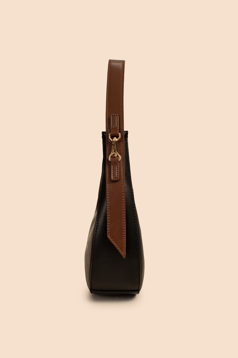 BRASILIA CIRCLE HOBO in BLACK additional image 7
