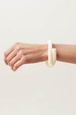 COREY MORANIS MED ROD BRACELET in CREAM